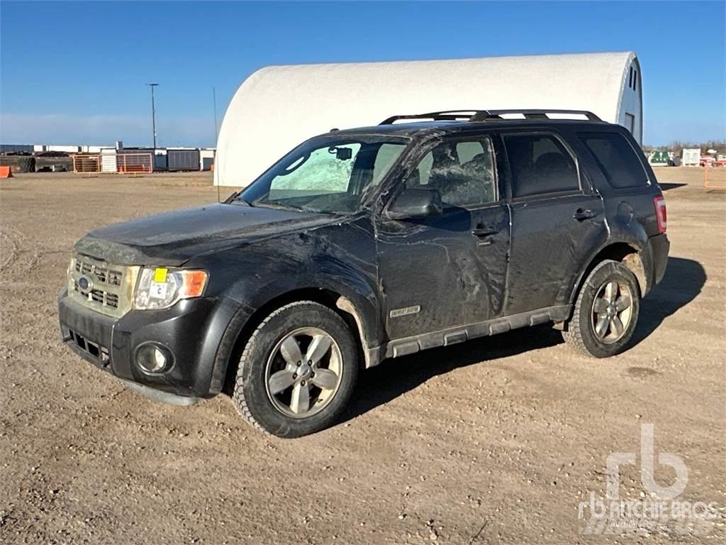 Ford ESCAPE Pick-upy / Pojazdy z otwieranymi burtami