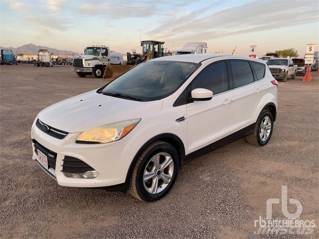Ford ESCAPE Pick-upy / Pojazdy z otwieranymi burtami