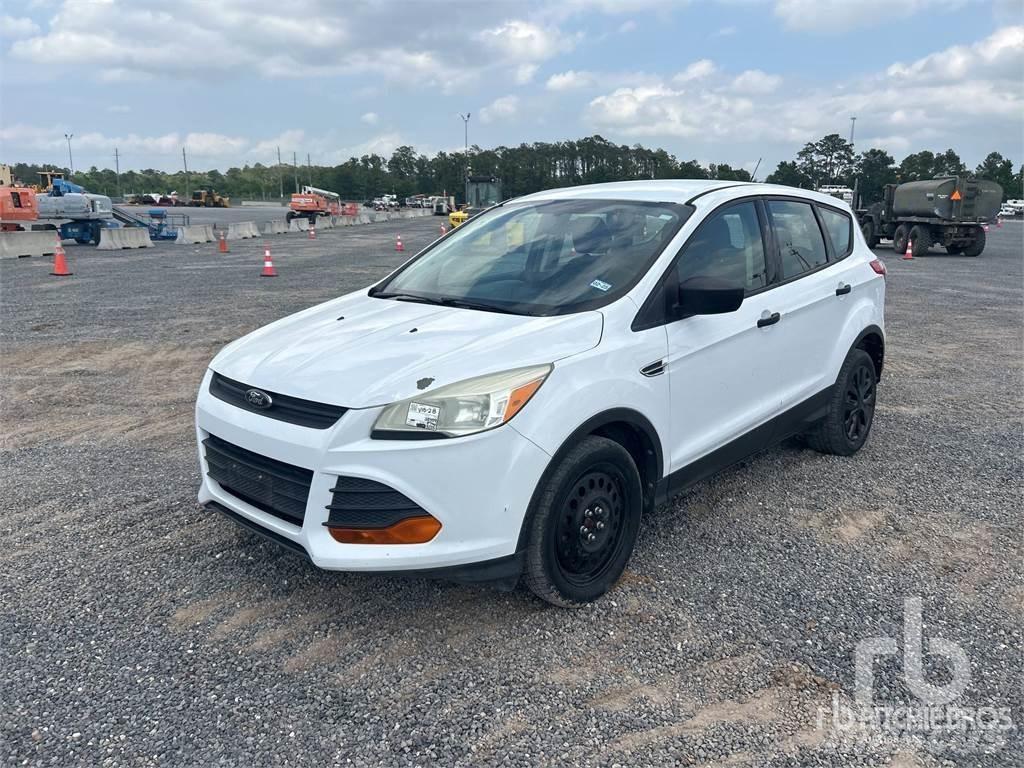 Ford ESCAPE Pick-upy / Pojazdy z otwieranymi burtami