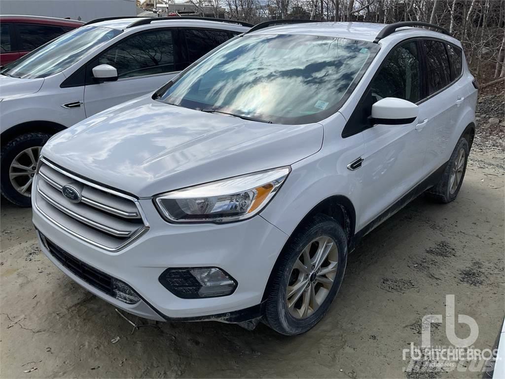 Ford ESCAPE Pick-upy / Pojazdy z otwieranymi burtami
