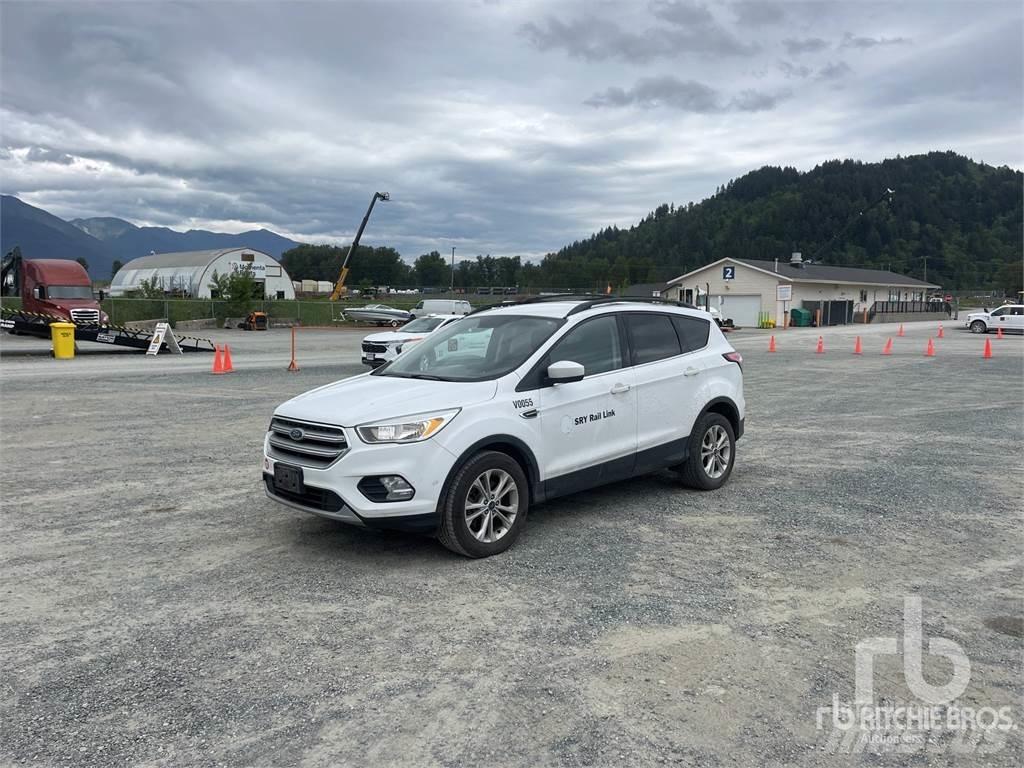 Ford ESCAPE Pick-upy / Pojazdy z otwieranymi burtami