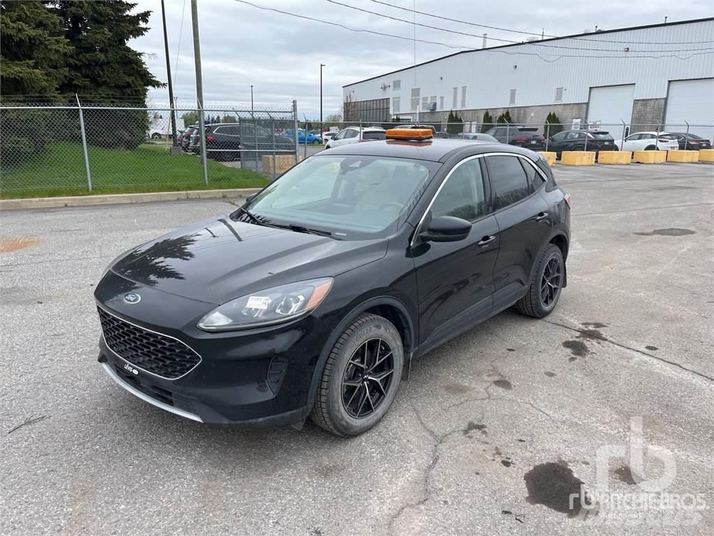 Ford ESCAPE Pick-upy / Pojazdy z otwieranymi burtami