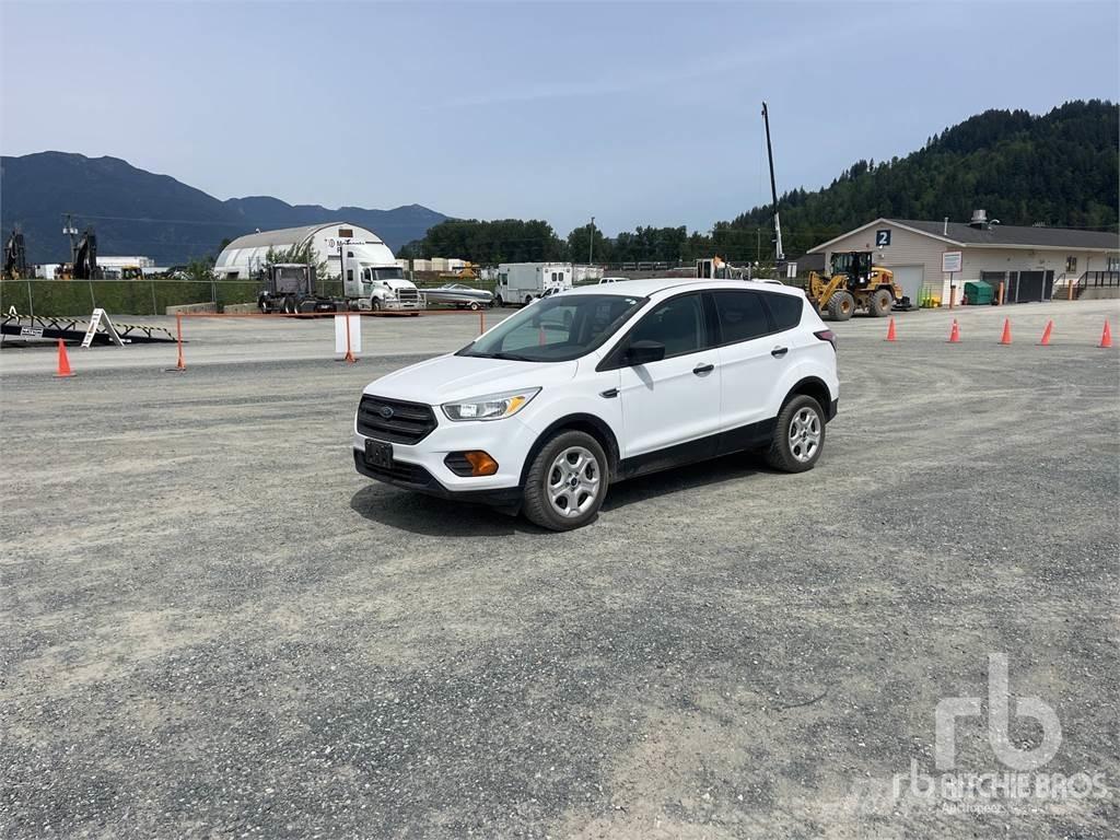 Ford ESCAPE Pick-upy / Pojazdy z otwieranymi burtami