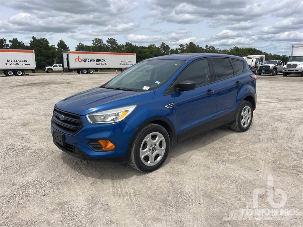 Ford ESCAPE S Pick-upy / Pojazdy z otwieranymi burtami