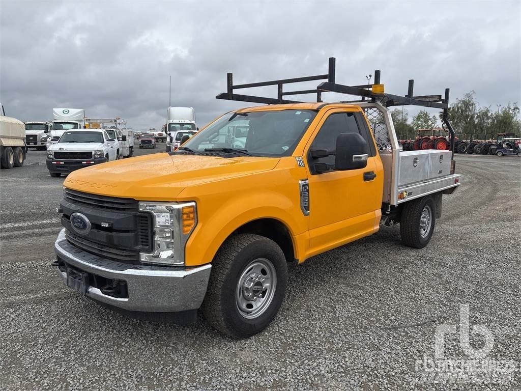 Ford F-250 Ciężarówki typu Platforma / Skrzynia