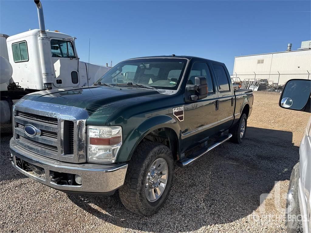 Ford F-250 Pick-upy / Pojazdy z otwieranymi burtami