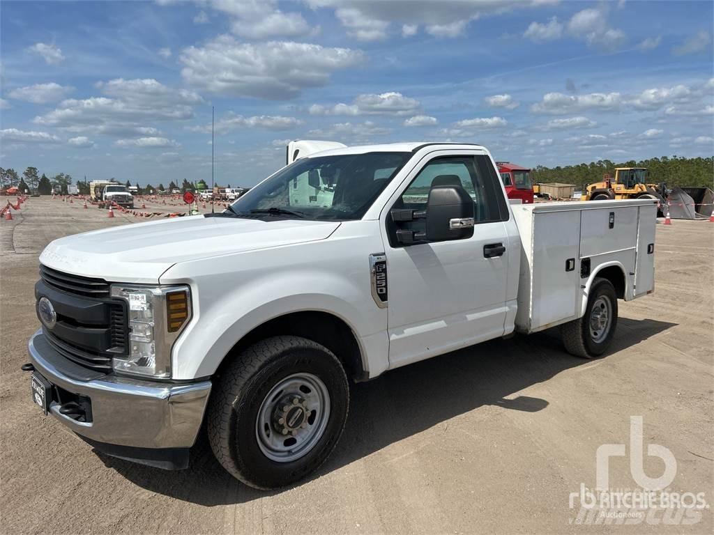 Ford F-250 Pojazdy komunalne