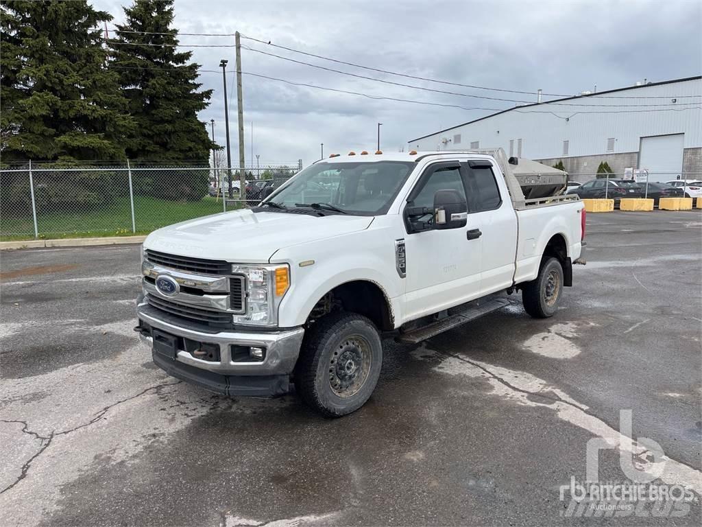 Ford F-350 Pick-upy / Pojazdy z otwieranymi burtami