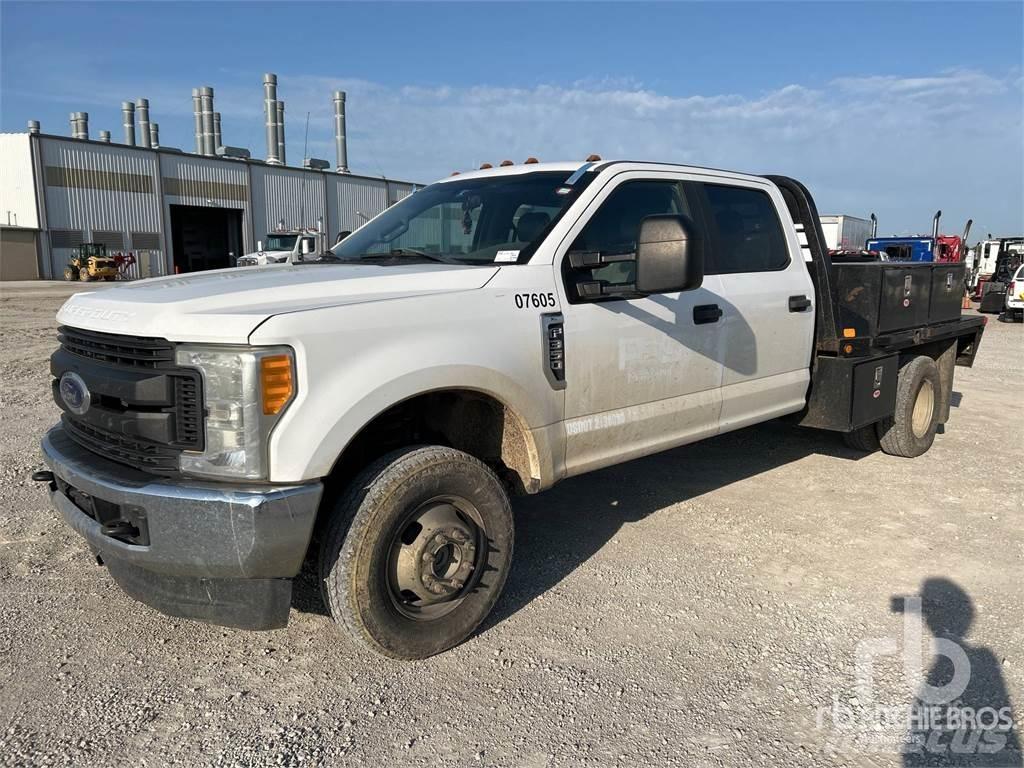 Ford F-350 Pojazdy komunalne