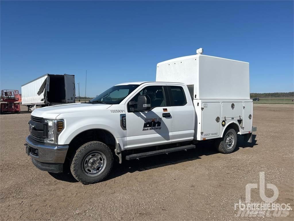 Ford F-350 Pojazdy komunalne