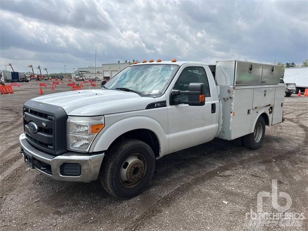 Ford F-350 Pojazdy komunalne