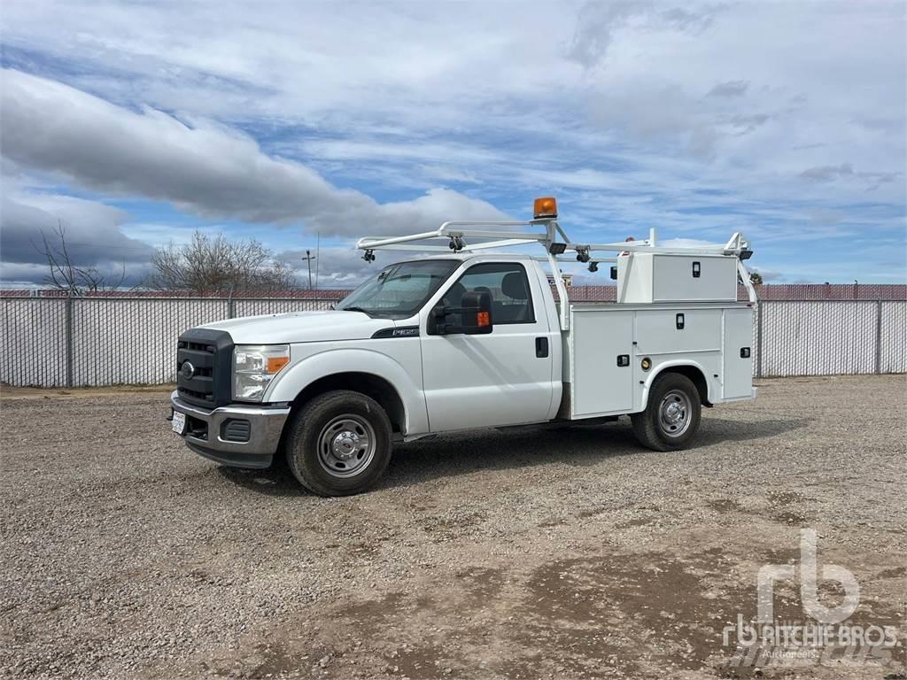 Ford F-350 Pojazdy komunalne