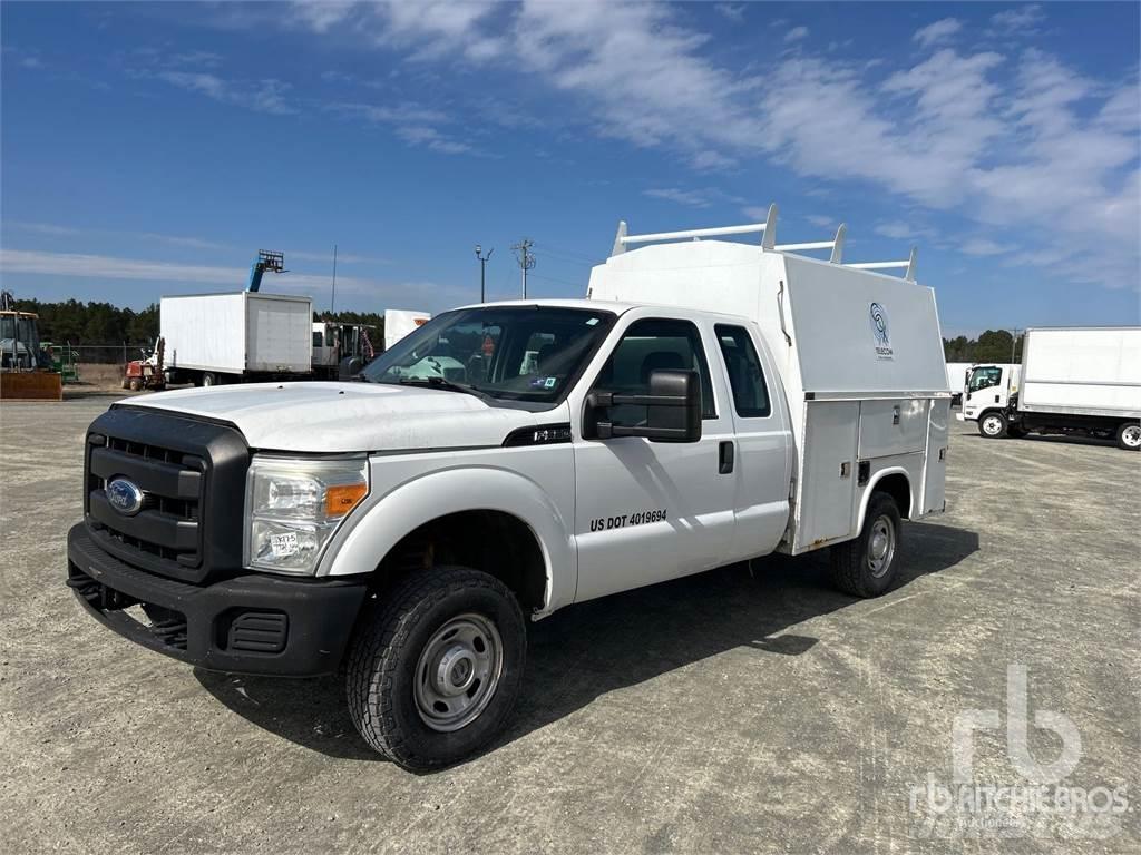 Ford F-350 Pojazdy komunalne