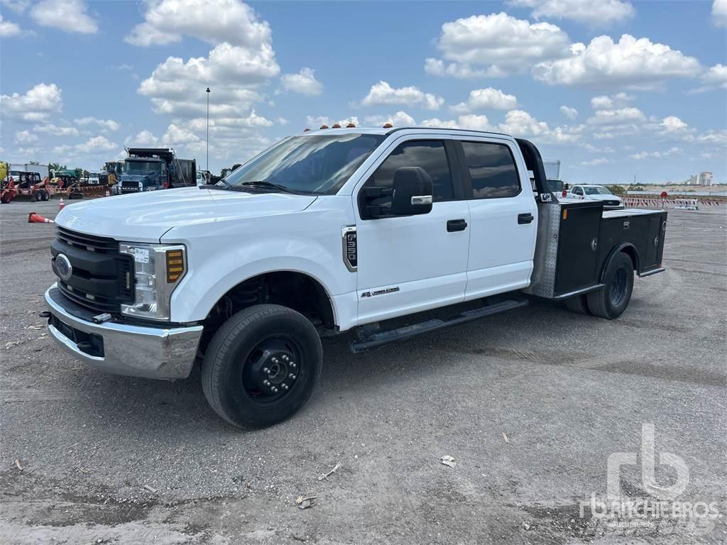Ford F-350 Ciężarówki typu Platforma / Skrzynia