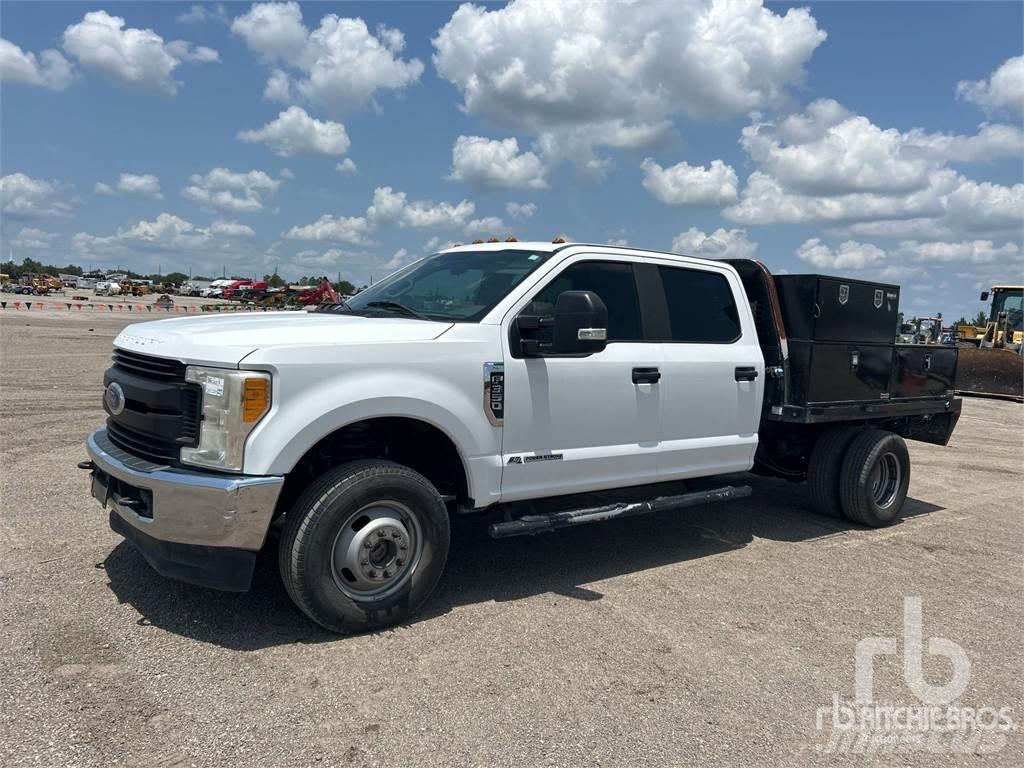 Ford F-350 Ciężarówki typu Platforma / Skrzynia
