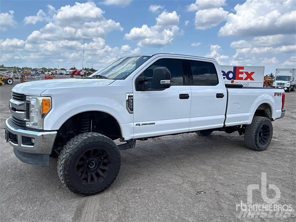 Ford F-350 Pick-upy / Pojazdy z otwieranymi burtami
