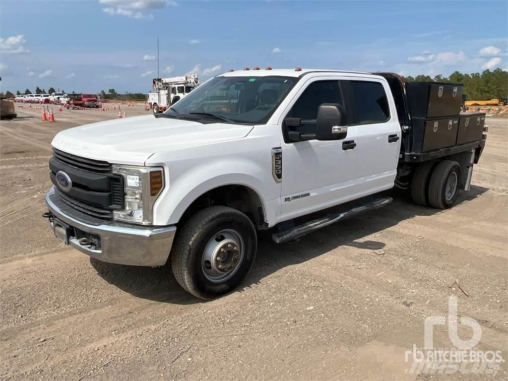 Ford F-350 Ciężarówki typu Platforma / Skrzynia