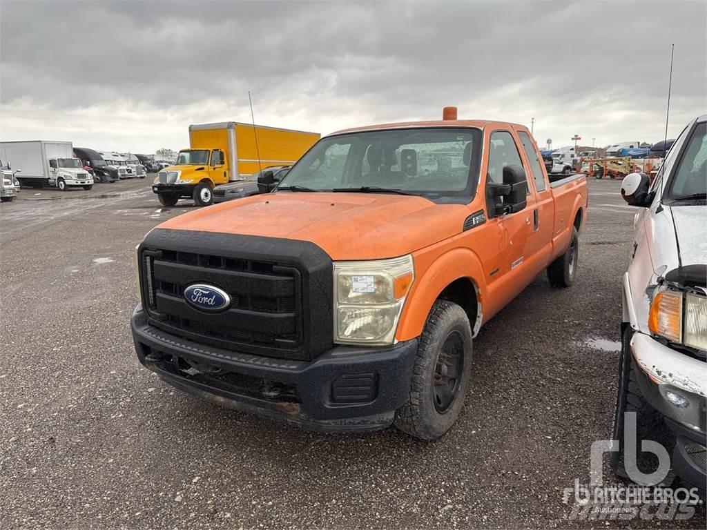 Ford F-350 Pick-upy / Pojazdy z otwieranymi burtami