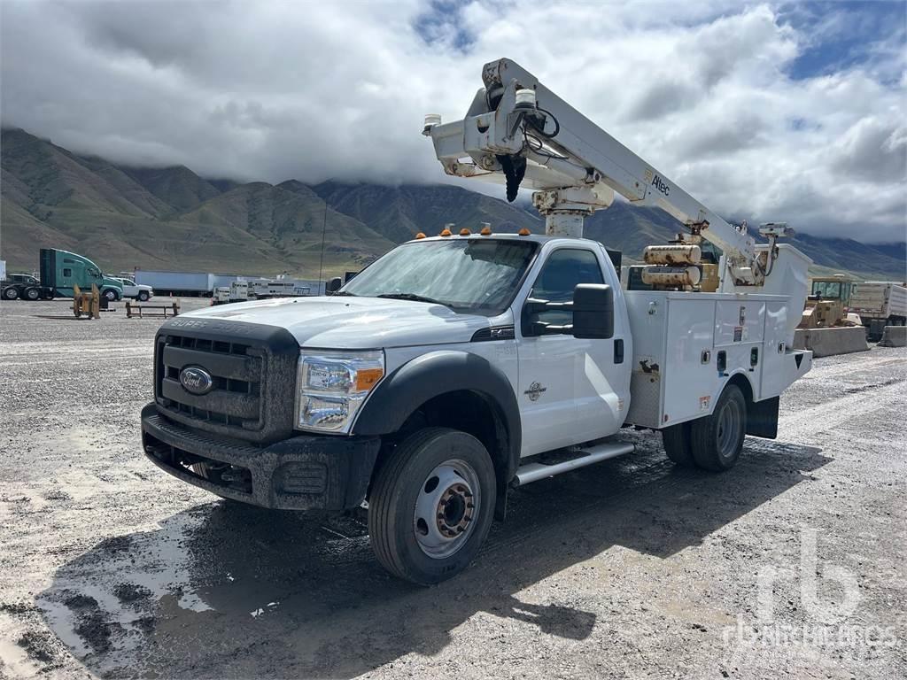 Ford F-450 Podnośniki na przyczepach