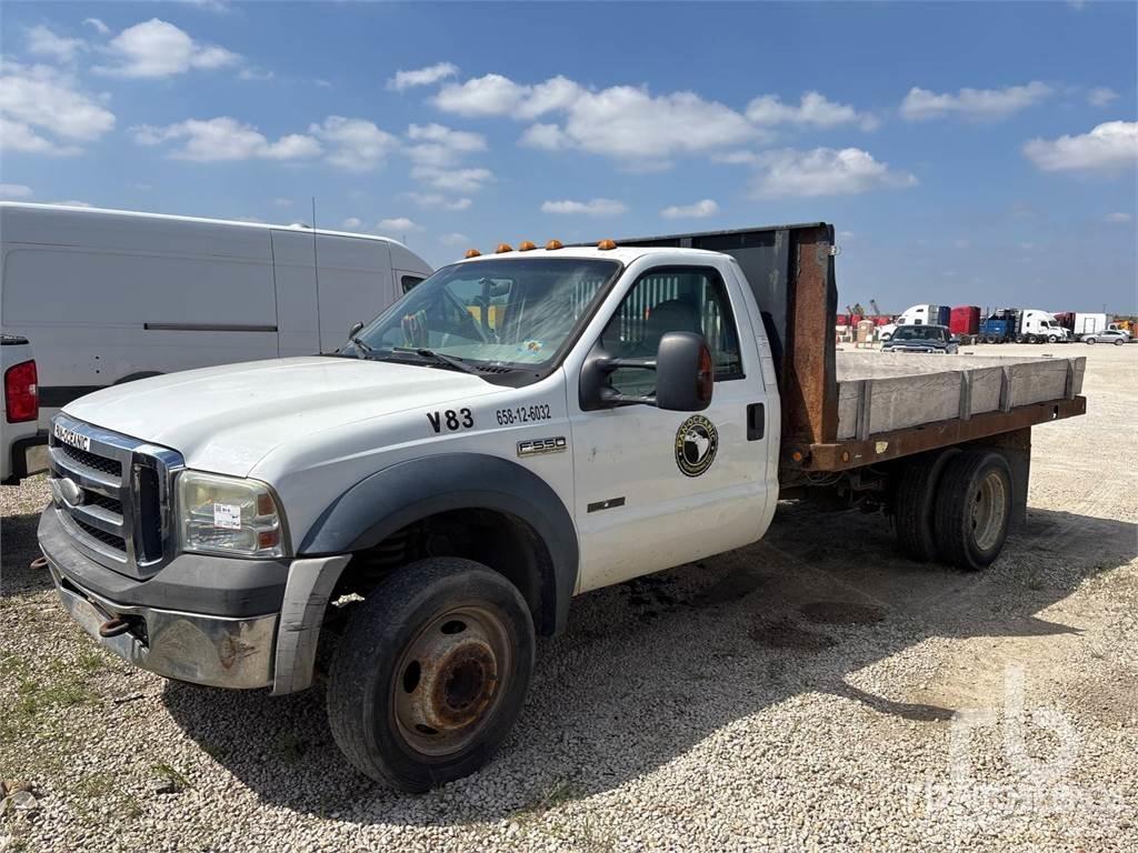 Ford F-550 Ciężarówki typu Platforma / Skrzynia