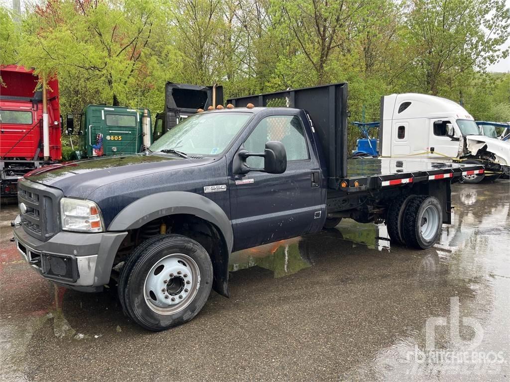 Ford F-550 Ciężarówki typu Platforma / Skrzynia
