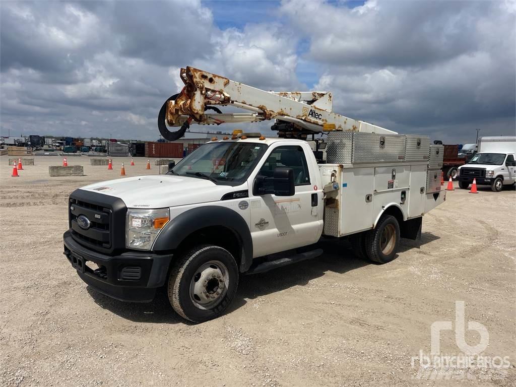 Ford F-550 Podnośniki na przyczepach