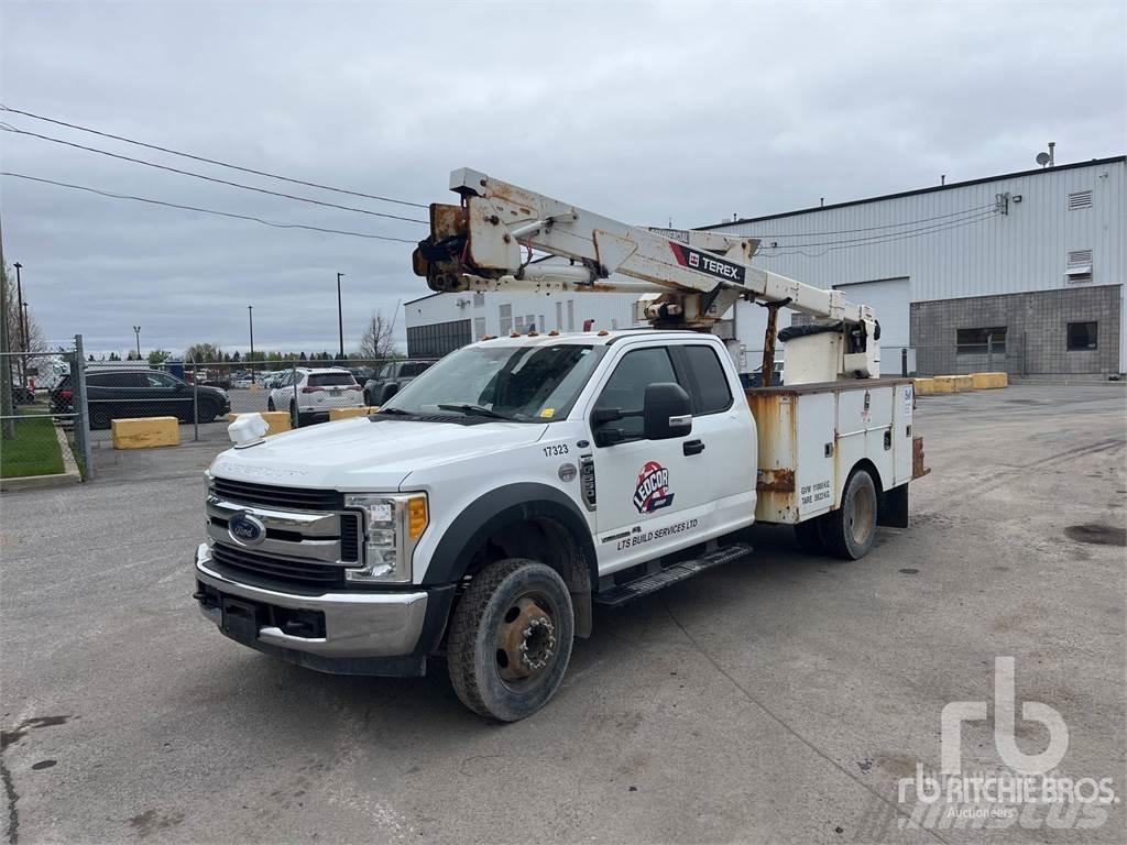Ford F-550 Podnośniki na przyczepach