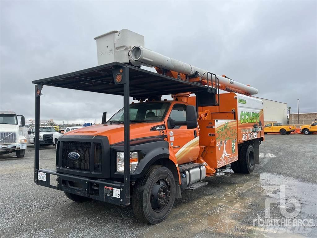 Ford F-750 Podnośniki na przyczepach