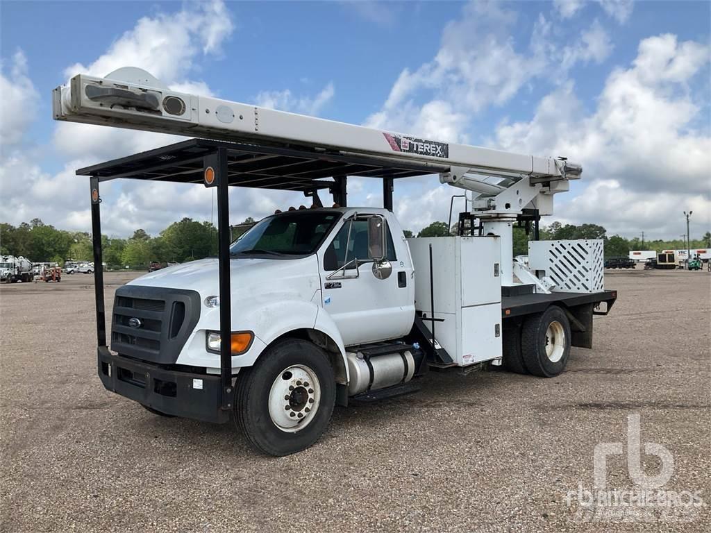 Ford F-750 Podnośniki na przyczepach