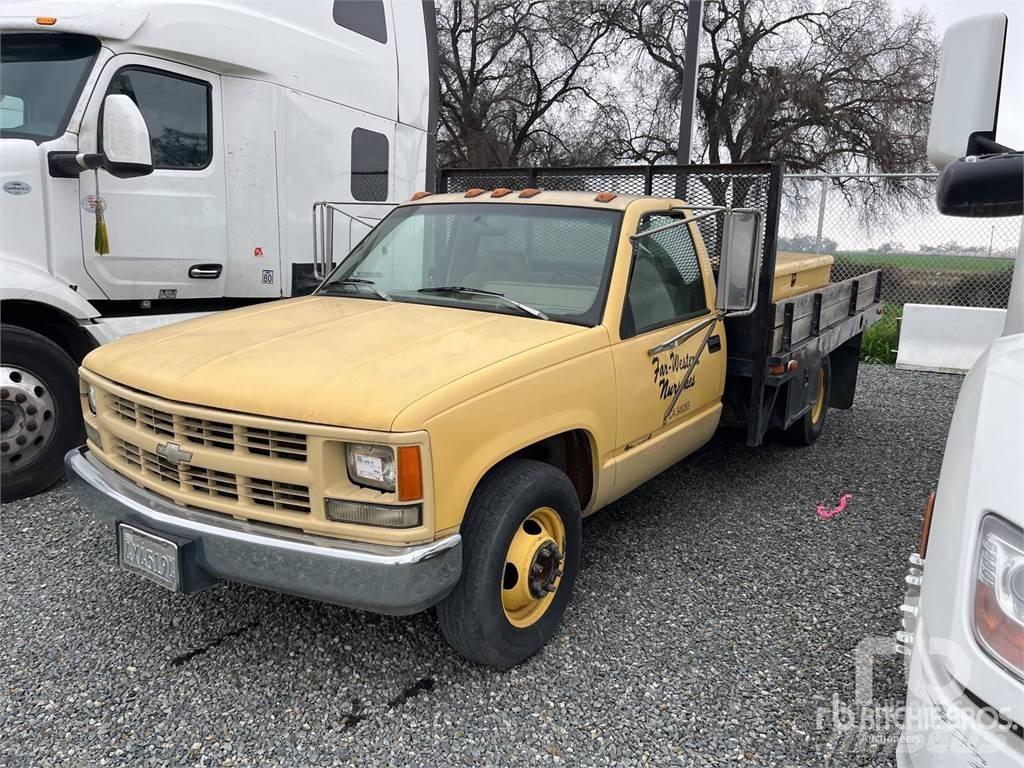 Ford F700 Ciężarówki typu Platforma / Skrzynia