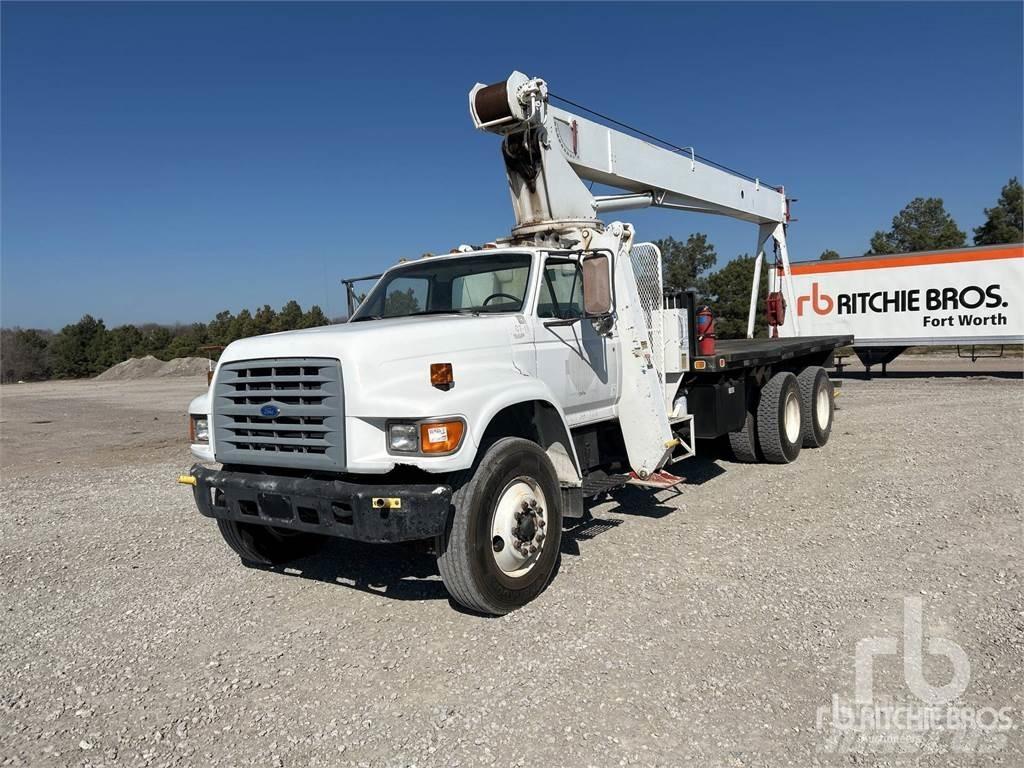 Ford FT900F Żurawie samochodowe