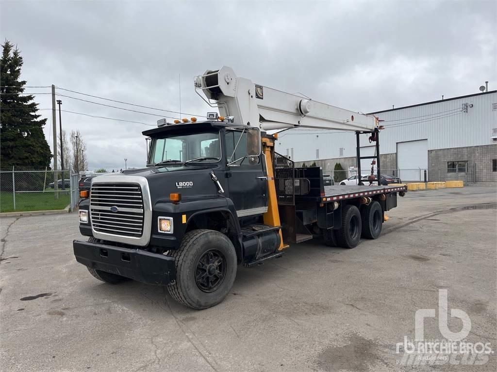 Ford L8000 Żurawie samochodowe