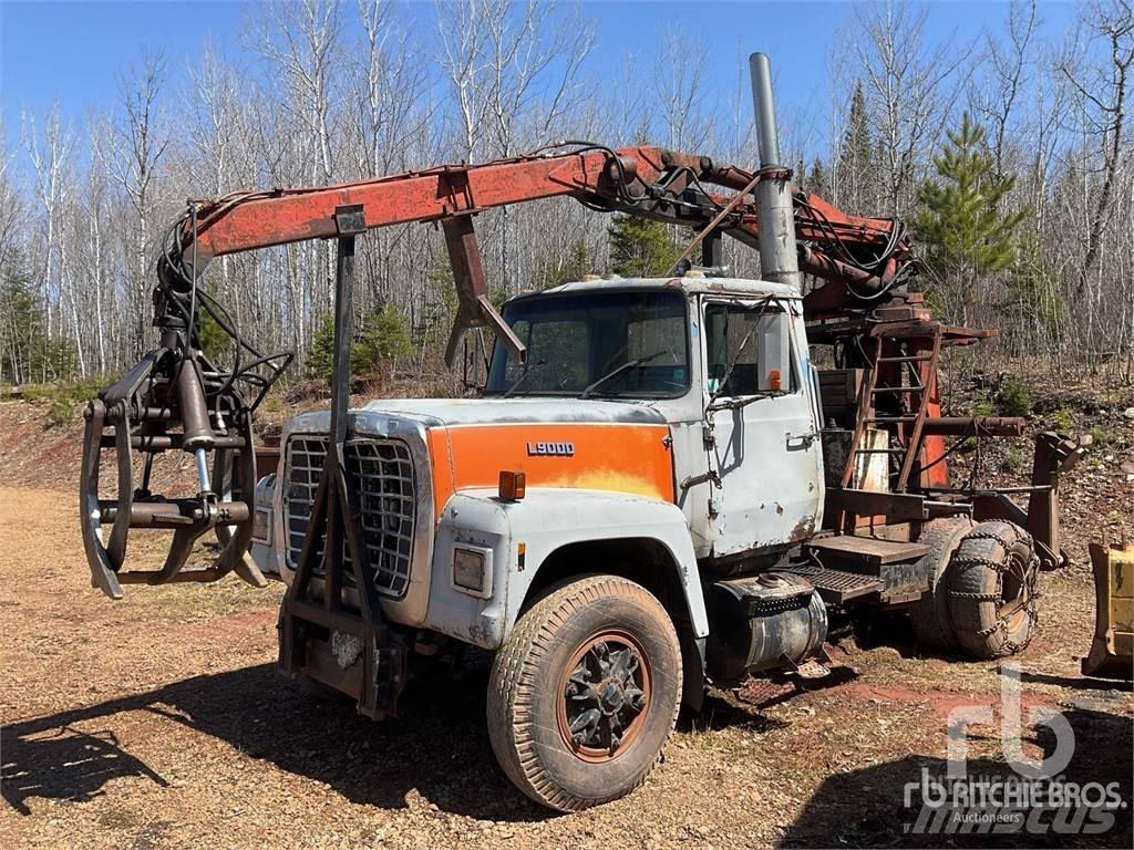 Ford LTS9000 Samochody do przewozu drewna