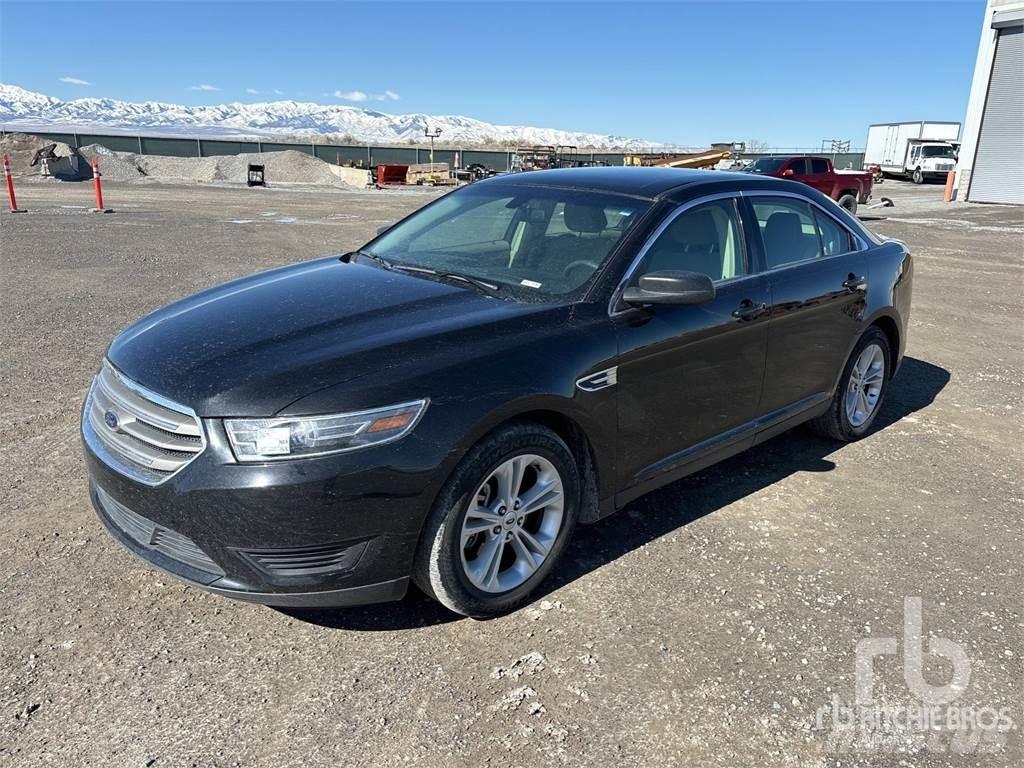 Ford TAURUS Samochody osobowe