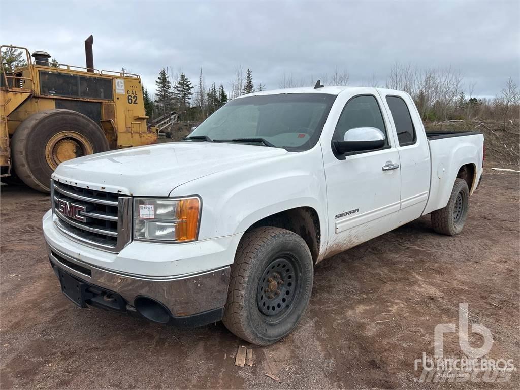 GMC SIERRA 1500 Pick-upy / Pojazdy z otwieranymi burtami