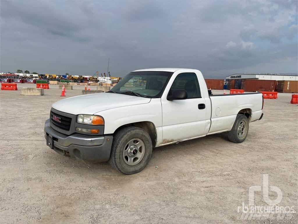 GMC SIERRA 1500 Pick-upy / Pojazdy z otwieranymi burtami