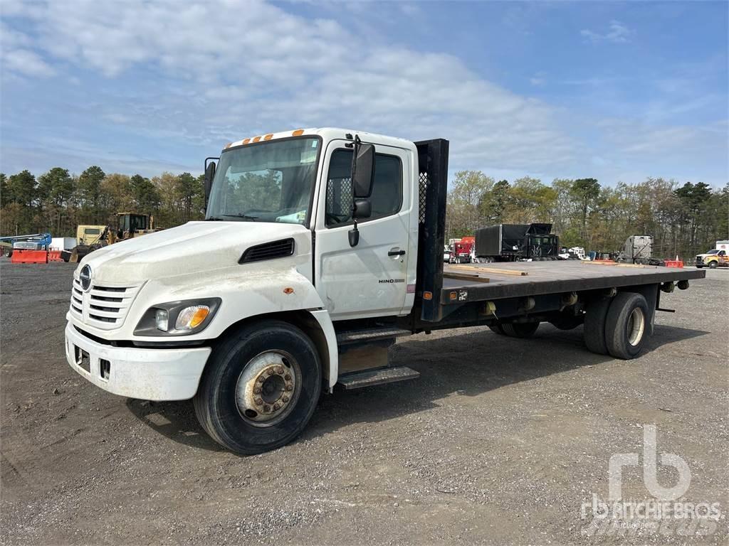 Hino 268 Ciężarówki typu Platforma / Skrzynia