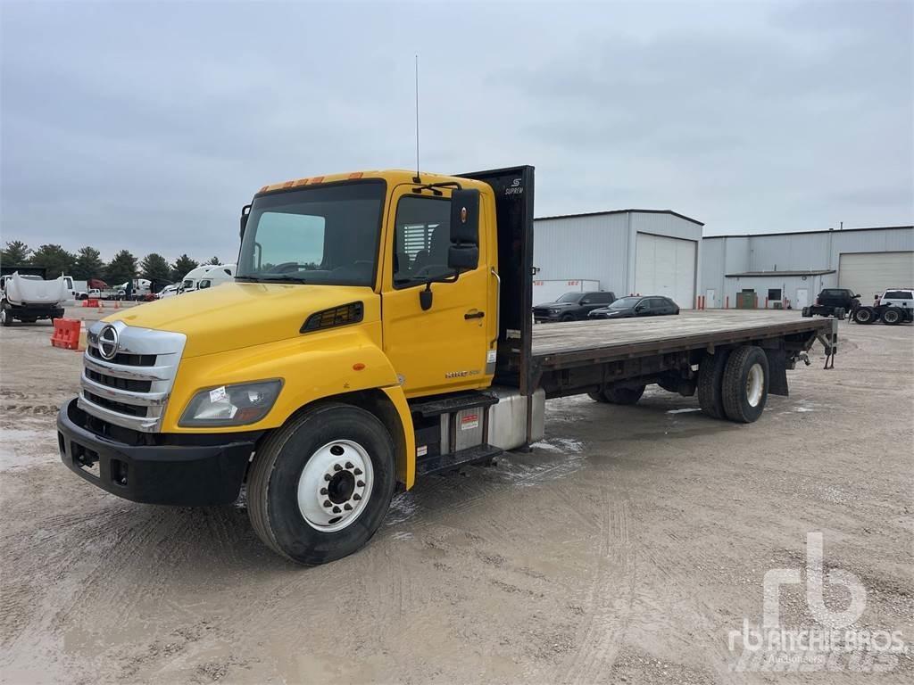 Hino 268 Ciężarówki typu Platforma / Skrzynia