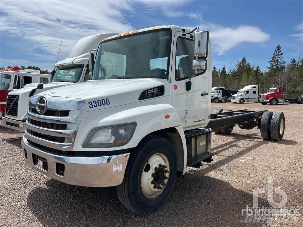 Hino 338 Pojazdy pod zabudowę