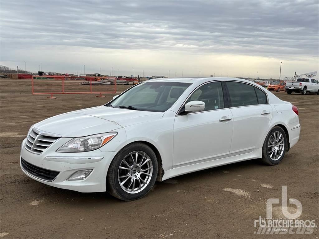 Hyundai GENESIS Samochody osobowe
