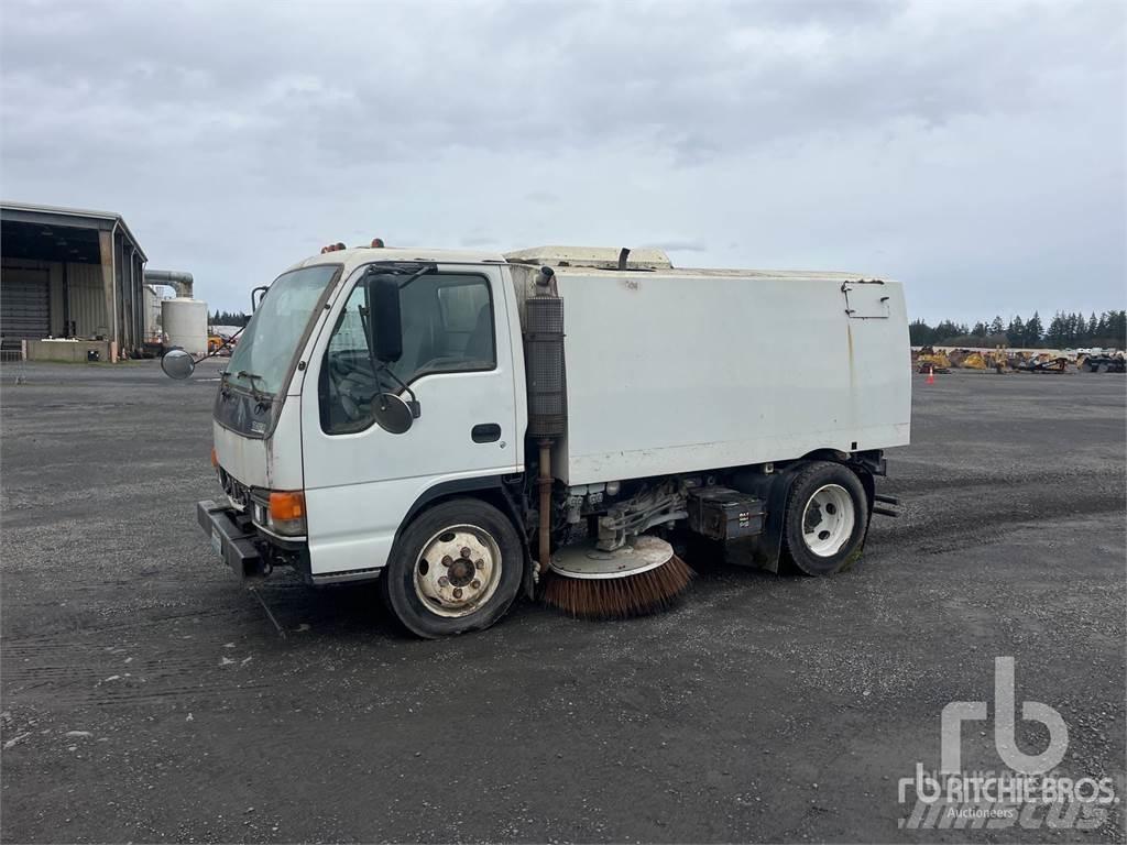 Isuzu NQR Zamiatarki