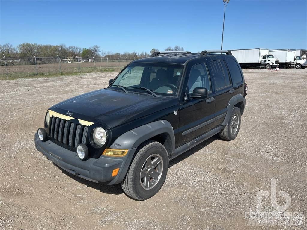Jeep LIBERTY Pick-upy / Pojazdy z otwieranymi burtami