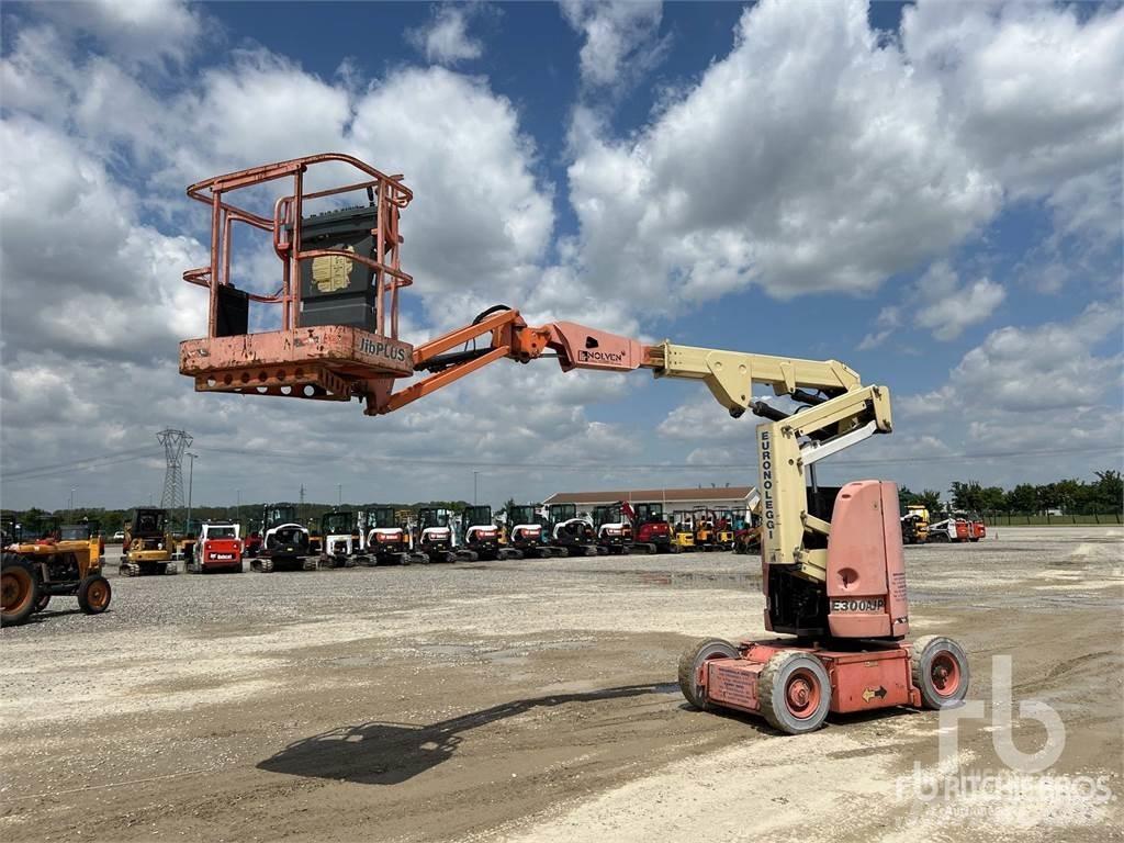 JLG E300AJP Podnośniki, wciągarki i windy towarowe