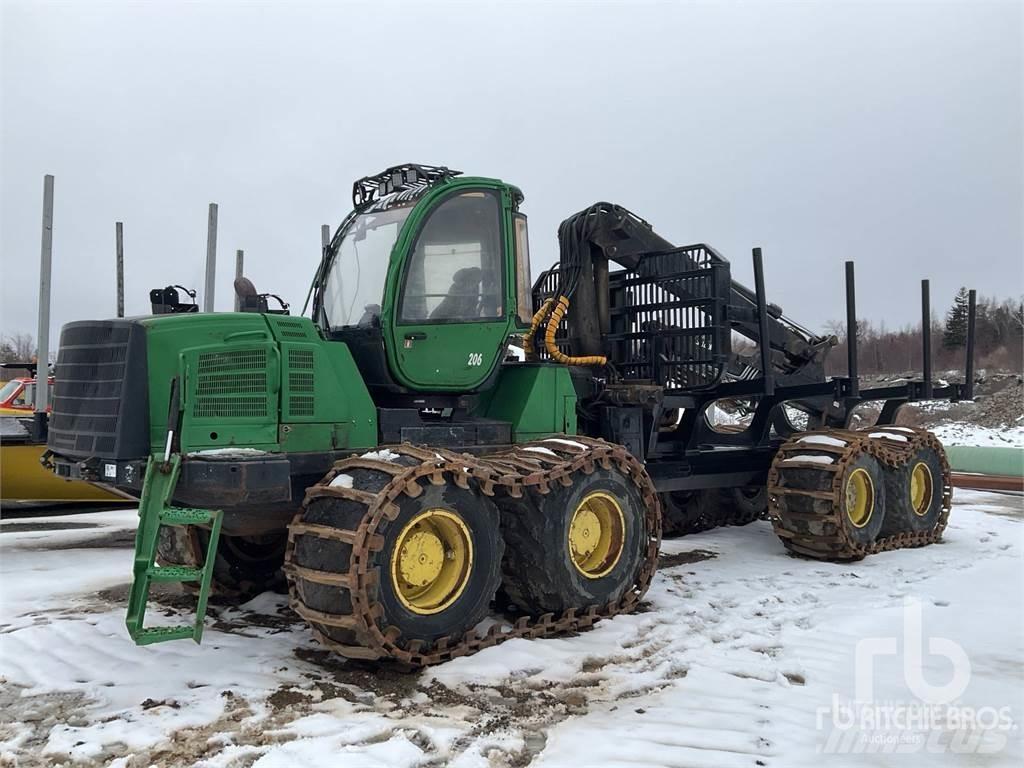 John Deere 1910 Forwardery