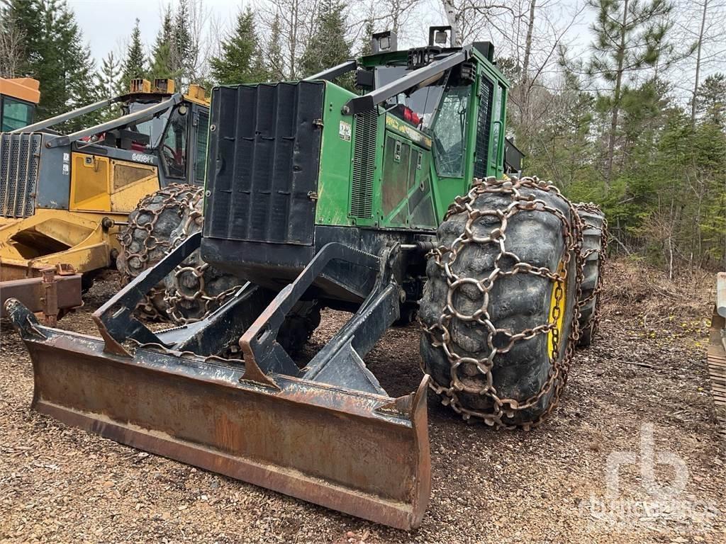 John Deere 848H Skidery