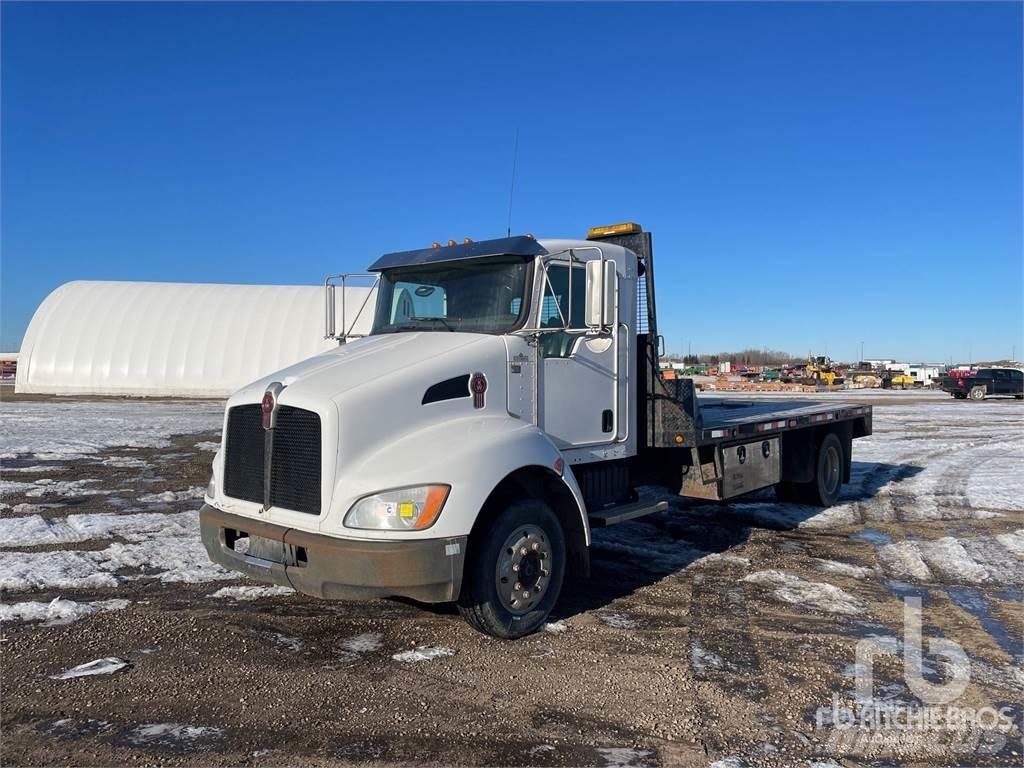 Kenworth T300 Ciężarówki typu Platforma / Skrzynia
