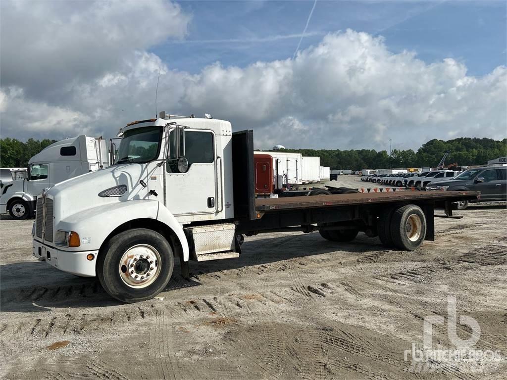 Kenworth T300 Ciężarówki typu Platforma / Skrzynia