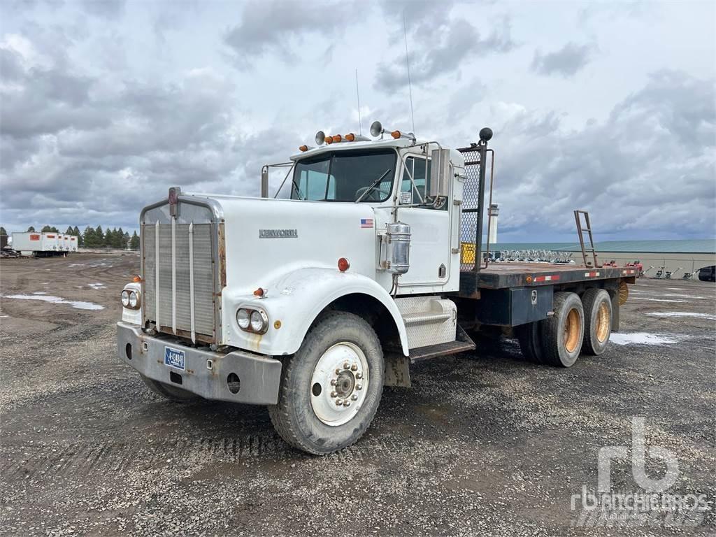 Kenworth W900 Ciężarówki typu Platforma / Skrzynia