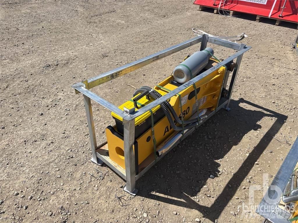  LYALS ALS680 Młoty hydrauliczne