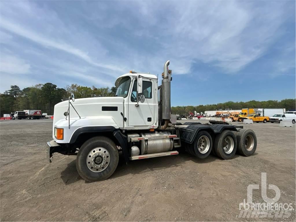 Mack CL733 Ciągniki siodłowe